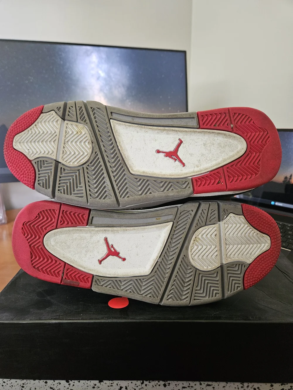 Jordan Air Jordan 4 Retro Bred Black Cement Grey Fire Red 2012 308497-089 - 7.5M